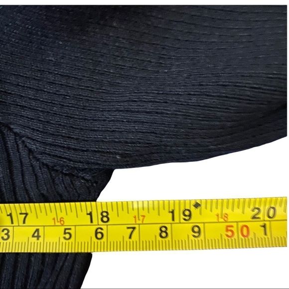 Mandee Long Sleeve Ribbed Black Turtleneck Sweater Size Large EUC - Picture 5 of 6